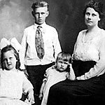 Renetta, Nevada, Levere, & mother Bertie Helm Turner