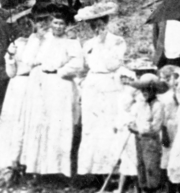 Baptism of Hattie & Bertie Helm 1907