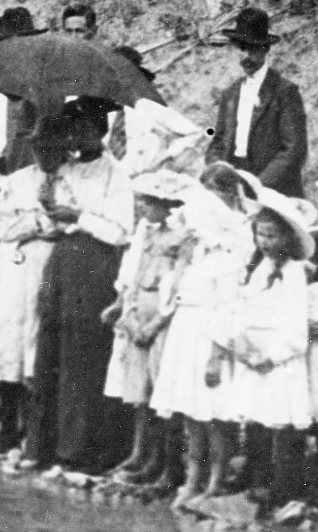 Baptism of Hattie & Bertie Helm 1907