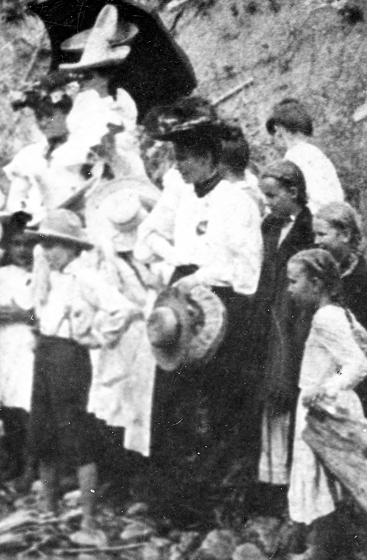 Baptism of Hattie & Bertie Helm 1907