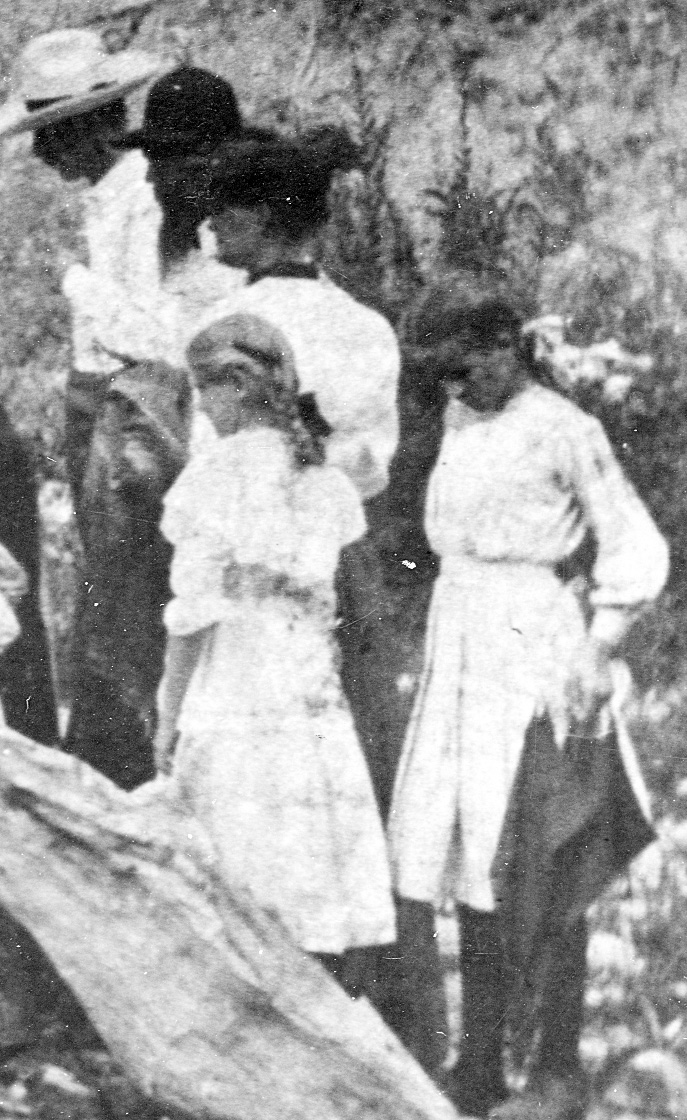 Baptism of Hattie & Bertie Helm 1907