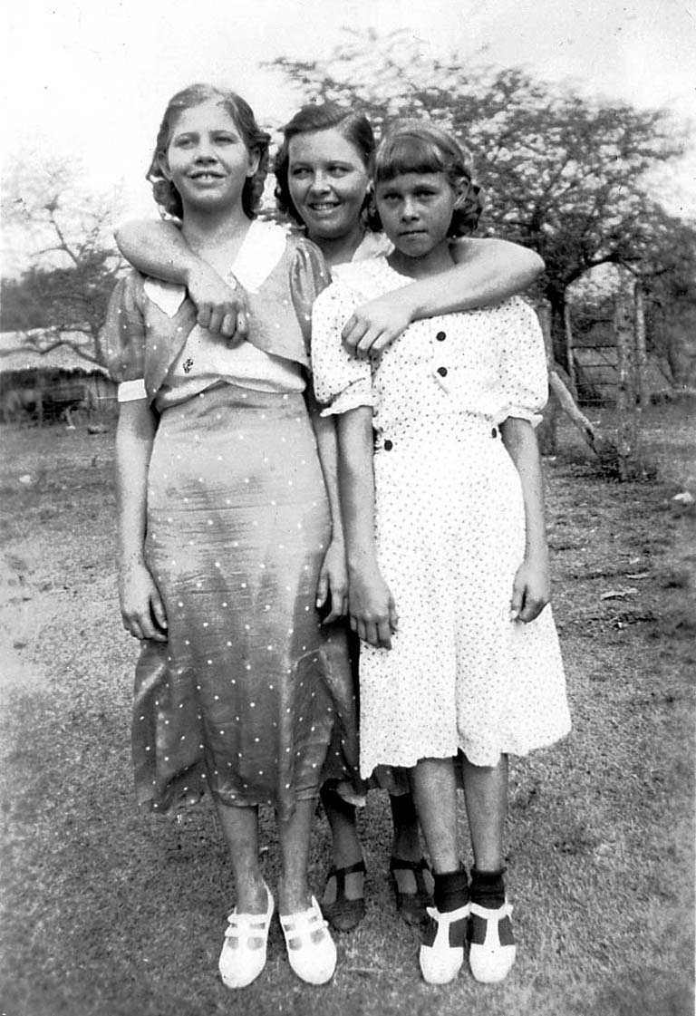 Juanita, Vesta & Mary Taylor