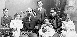 John Franklin Briscoe & Family circa 1902