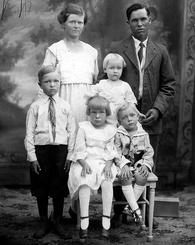 Murdoch & Minerva Cameron & kids