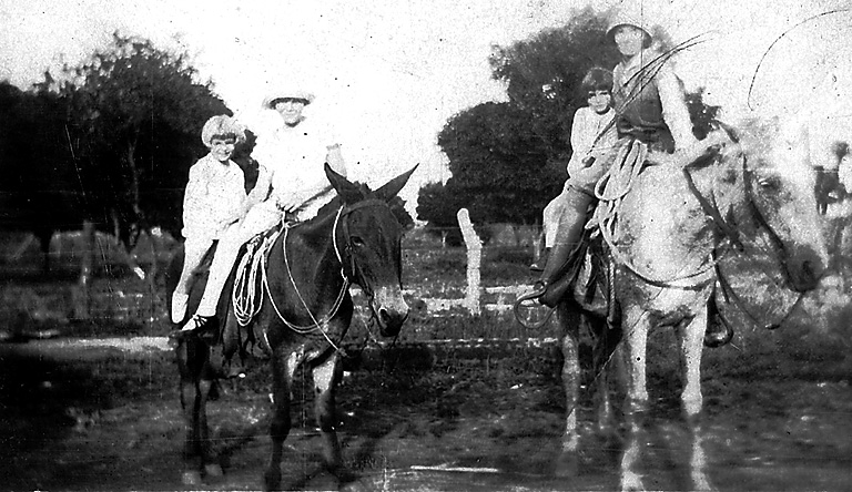 Vesta Taylor with Grace, Nellie & Delanie Britt horseback